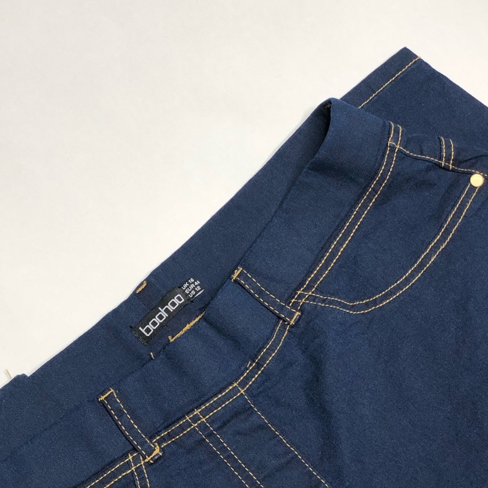 PLUS SIZE Straight Legged Super Stretchy High Waisted Jeans.